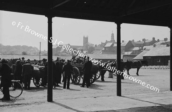 SCENE IN MARKET SQUARE